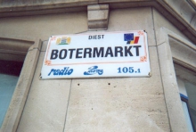 Straatnaambord in de Diestse binnenstad