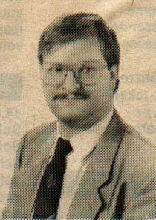 PETER PAN (echte naam = Wolfgang Mertens) begon zijn radioloopbaan op 1 april 1984 (bij Radio EXPRESS Bekkevoort). Hij was er elke zondag te horen tussen 20 en 22 uur. Zijn programma heette "Muziekcocktail". In juli 1989 nam hij ontslag en ging tot in 1993 draaien bij Radio FLASH (later RITMO) Scherpenheuvel.